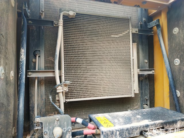 沃尔沃 EC220DL 挖掘机