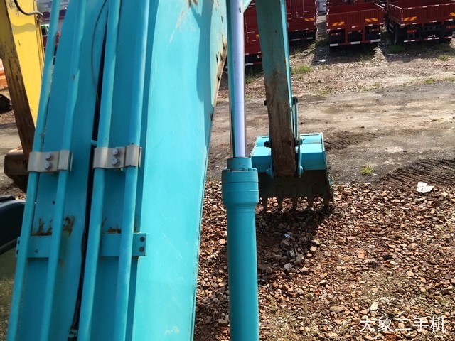 神钢 SK210LC-8 挖掘机