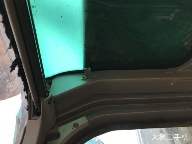 沃尔沃 EC240B 挖掘机