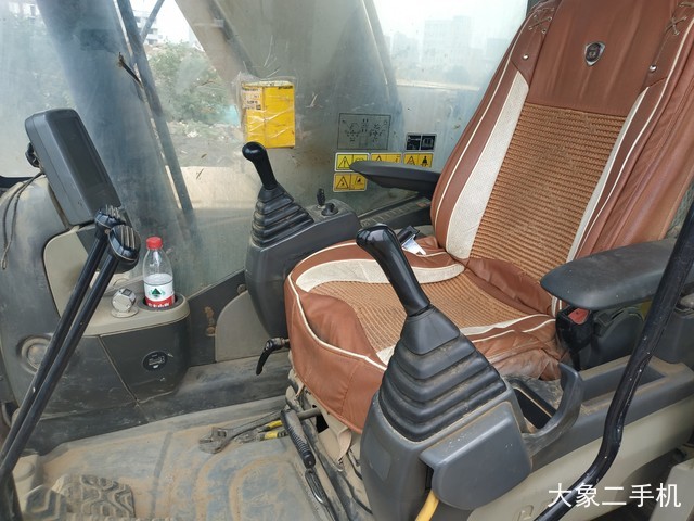 卡特彼勒 323DL 挖掘机