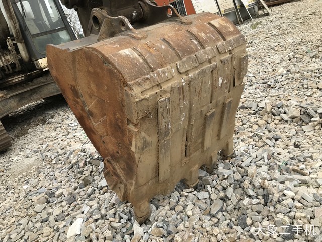 中联重科 ZE230E 挖掘机