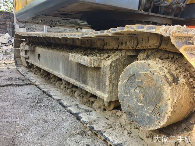 徐工 XE200DA 挖掘机