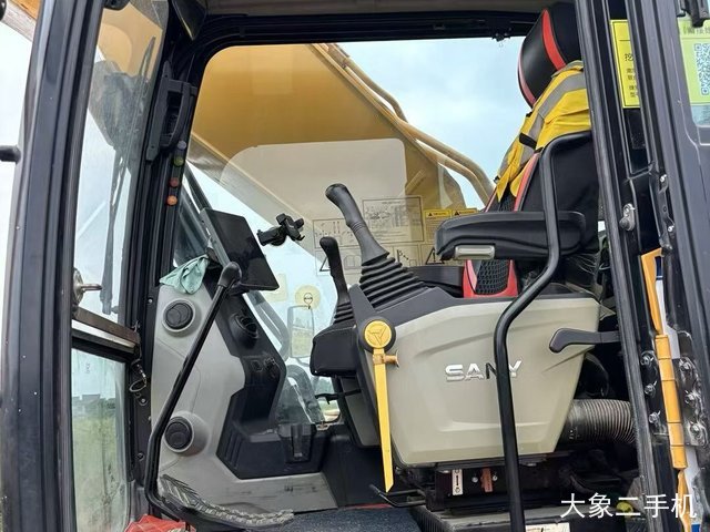 三一重工 SY200C 挖掘机