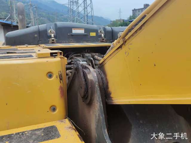 山东临工 E6300F 挖掘机