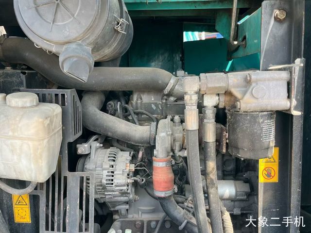 神钢 SK75 挖掘机