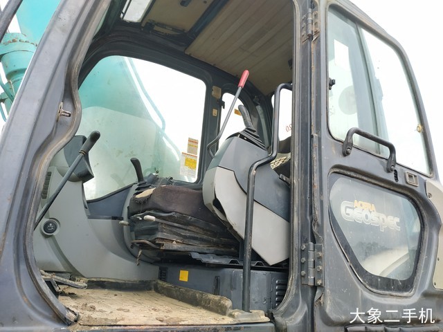 神钢 SK260LC-8 挖掘机