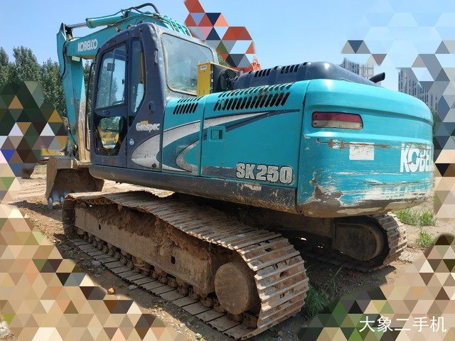 神钢 SK210LC-8 挖掘机