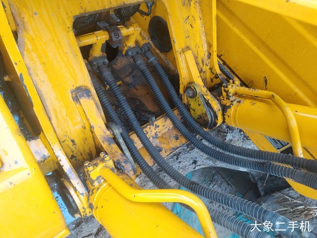 龙工 LG6225 挖掘机