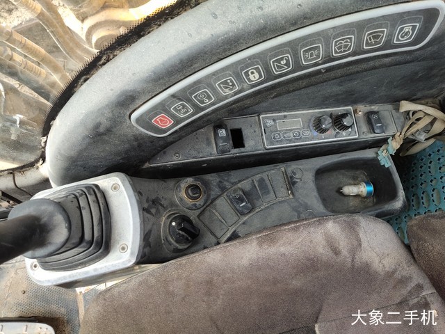 杰西博 JS240LC 挖掘机