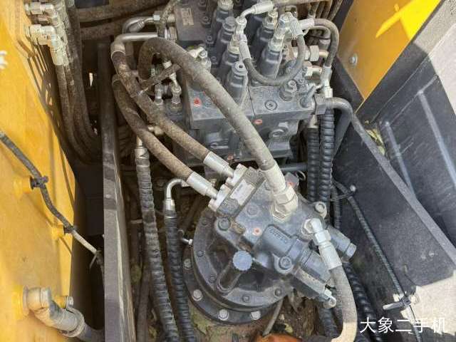 徐工 XE150D 挖掘机