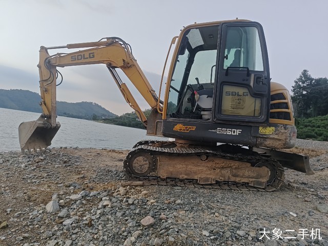山东临工 LG655 挖掘机
