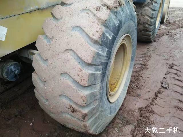 山工 SEM652B 装载机