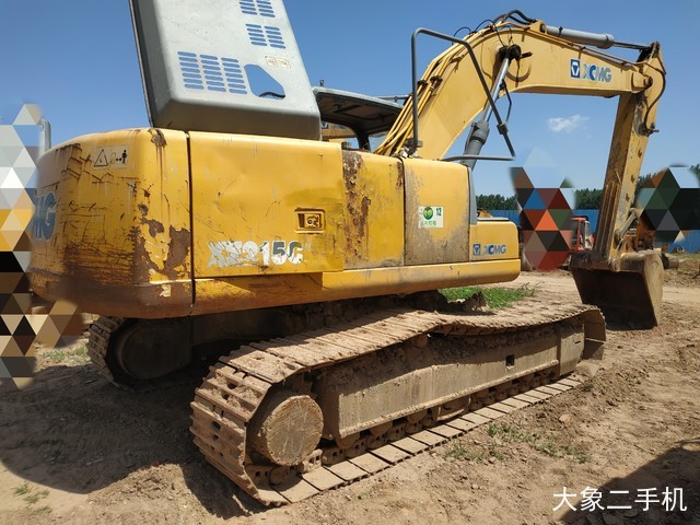 徐工 XE215C 挖掘机