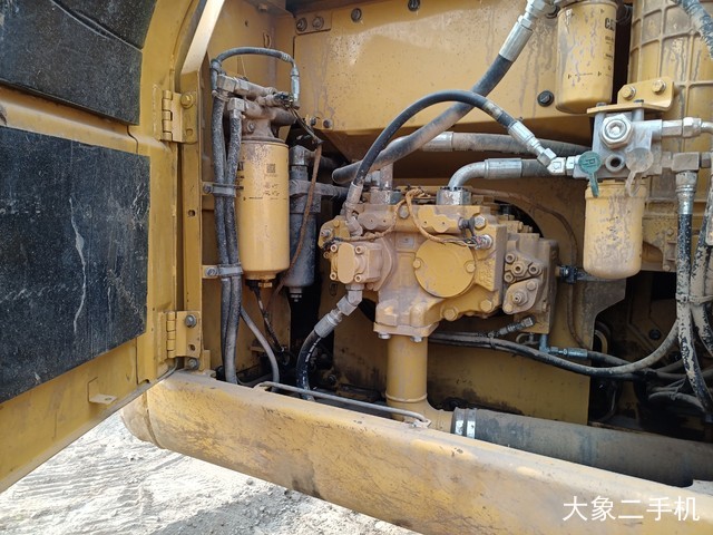 卡特彼勒 323D2L 挖掘机