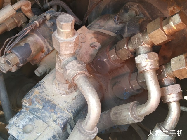 山重建机 JCM906D 挖掘机