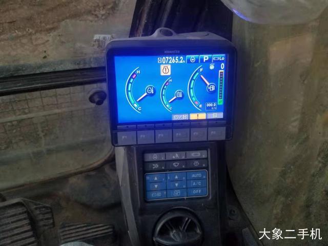 小松 PC240LC-8M0 挖掘机