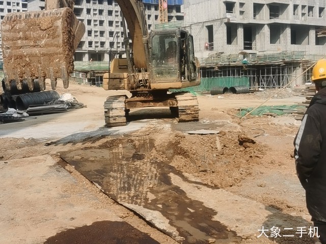 卡特彼勒 320D-E 挖掘机