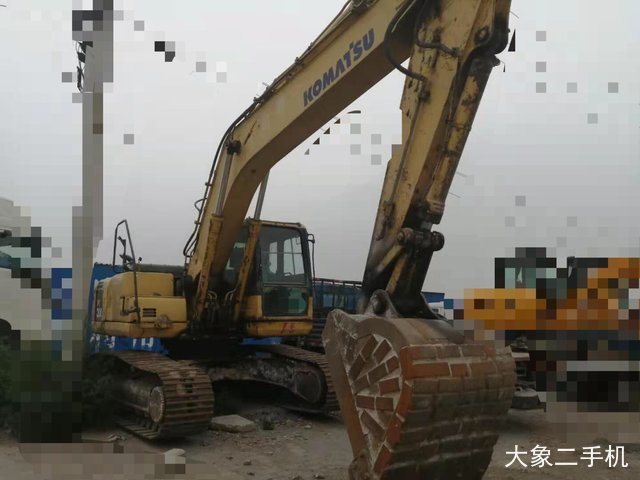 小松 PC220-8 挖掘机