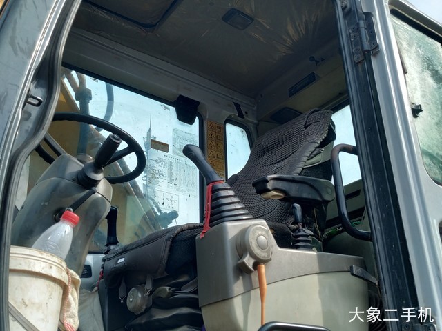 现代 R210W-7 挖掘机