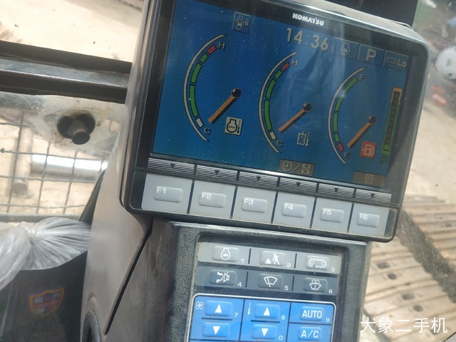 小松 PC240LC-8 挖掘机