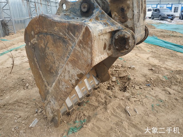 现代 R215LVS 挖掘机