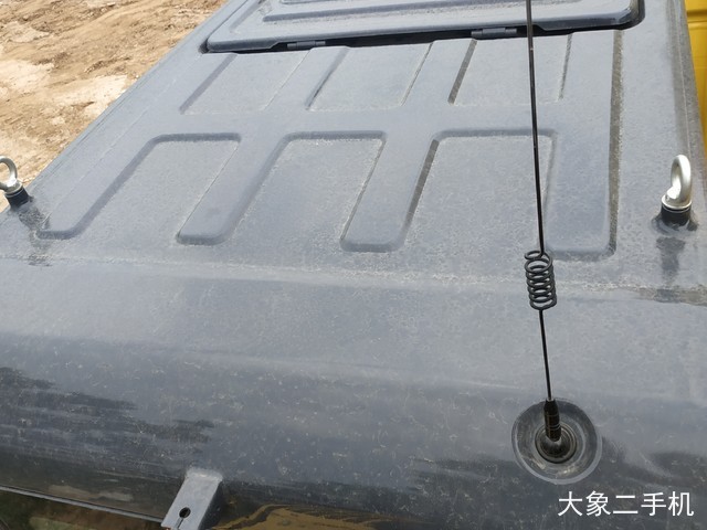 利勃海尔 LR1400/2-W 挖掘机