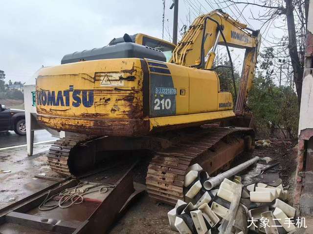 小松 PC210 挖掘机
