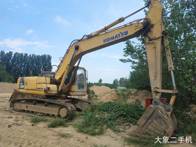 小松 PC220-8 挖掘机