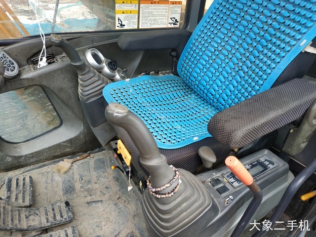 加藤 HD820E 挖掘机