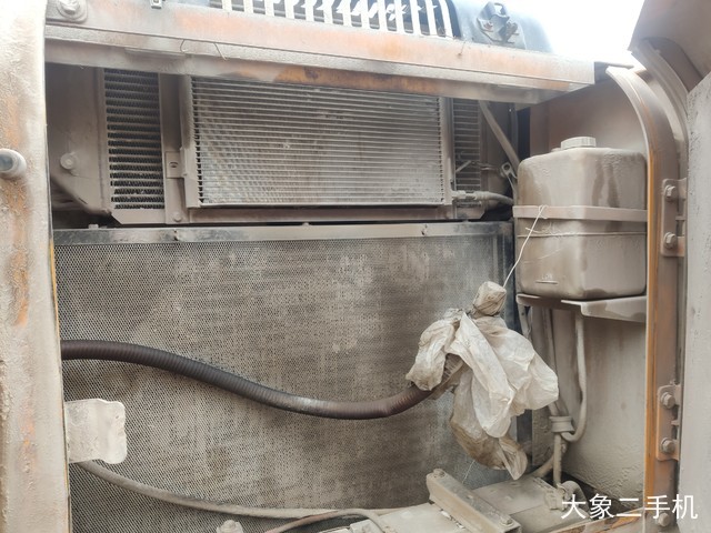 现代 R225-7 挖掘机