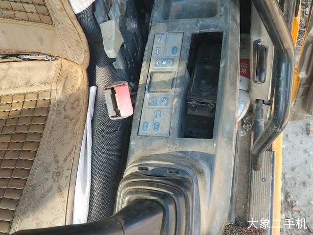 龙工 LG6225 挖掘机