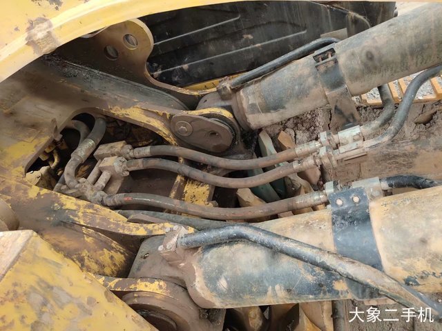 卡特彼勒 374DL 挖掘机