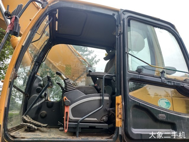 现代 R305LC-9 挖掘机