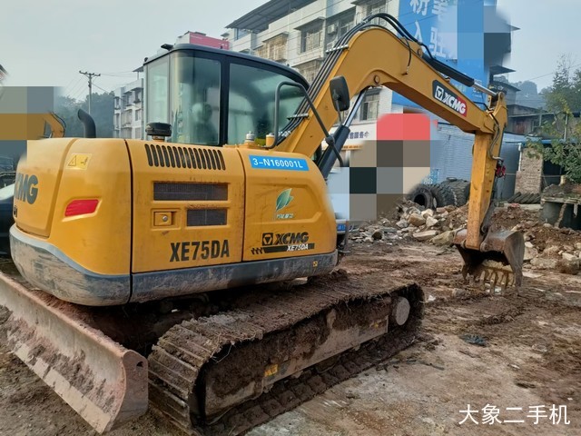 徐工 XE75D 挖掘机