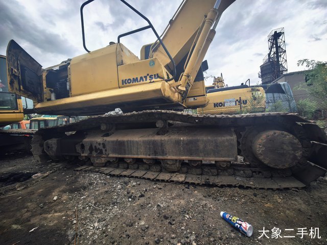 小松 PC210-8M0 挖掘机