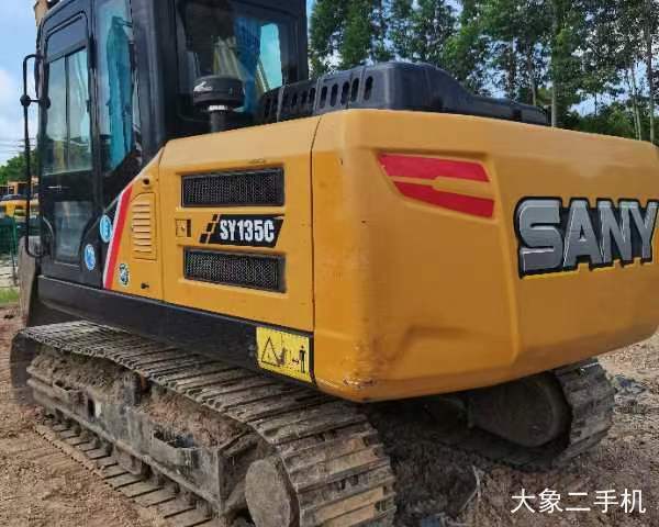 三一重工 SY130C 挖掘机