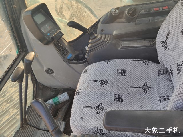 神钢 SK210LC-8 挖掘机