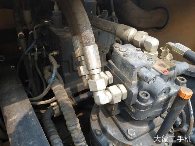 徐工 XE215CA 挖掘机