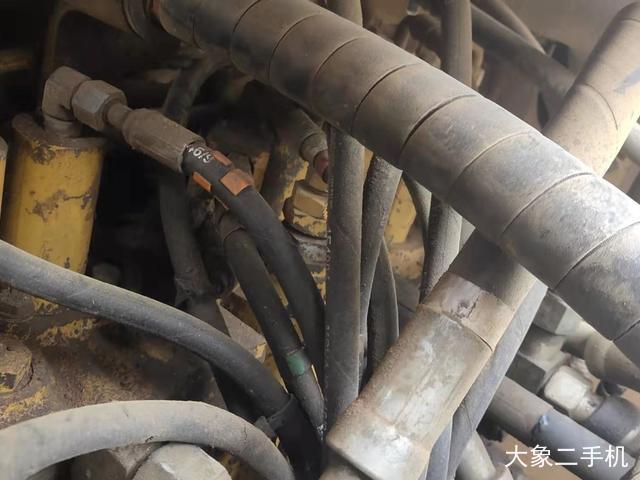 卡特彼勒 323DL 挖掘机