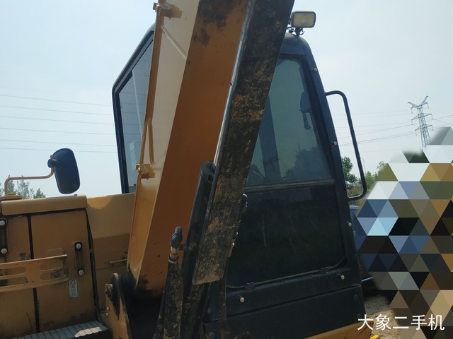 卡特彼勒 305.5E2小型液压 挖掘机