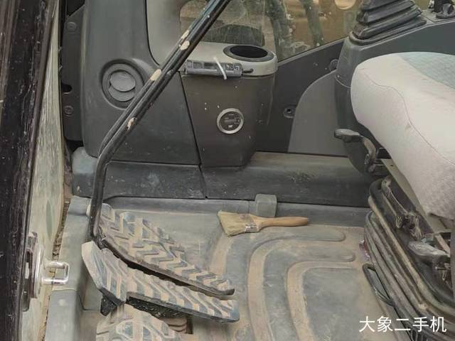 卡特彼勒 323DL 挖掘机