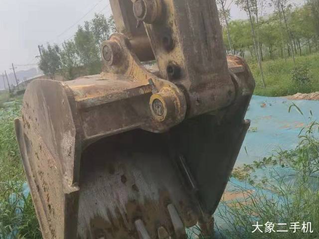 小松 PC240LC-8 挖掘机