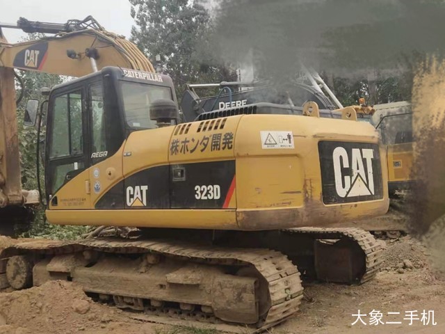 卡特彼勒 323DL 挖掘机