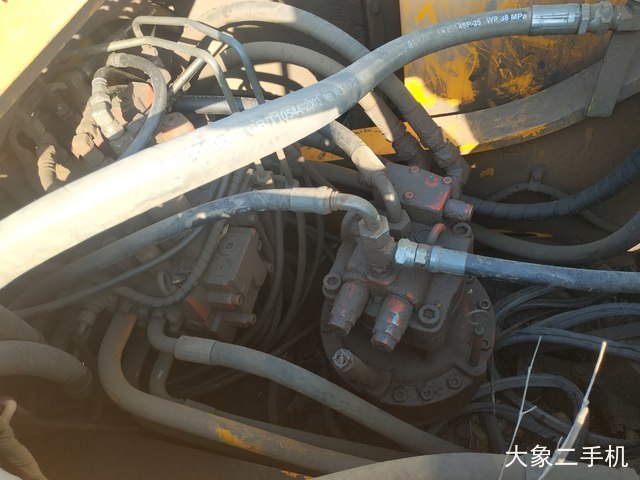 龙工 LG6225 挖掘机