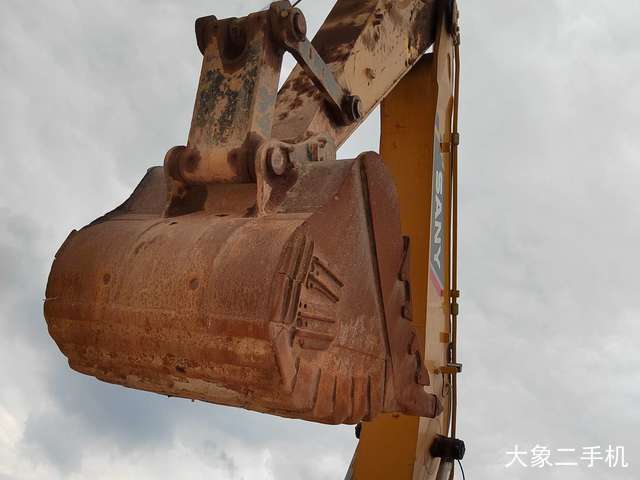 三一重工 SY375H 挖掘机