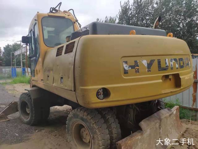 现代 R210W-5 挖掘机