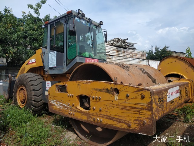 徐工 XS262J 压路机