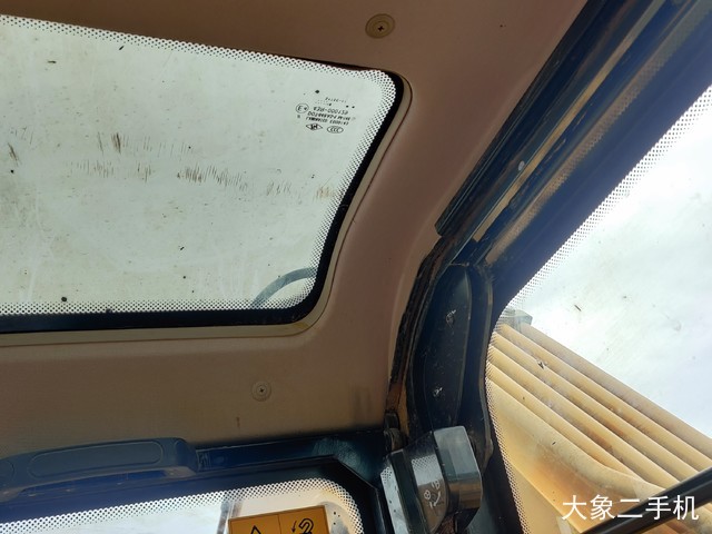 三一重工 SY75C 挖掘机