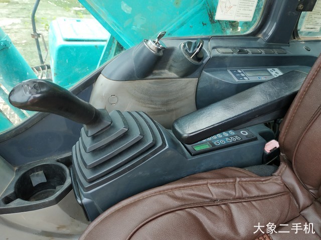 神钢 SK260LC-8 挖掘机