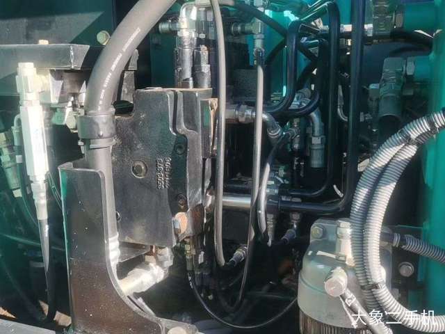 神钢 SK75-8 挖掘机